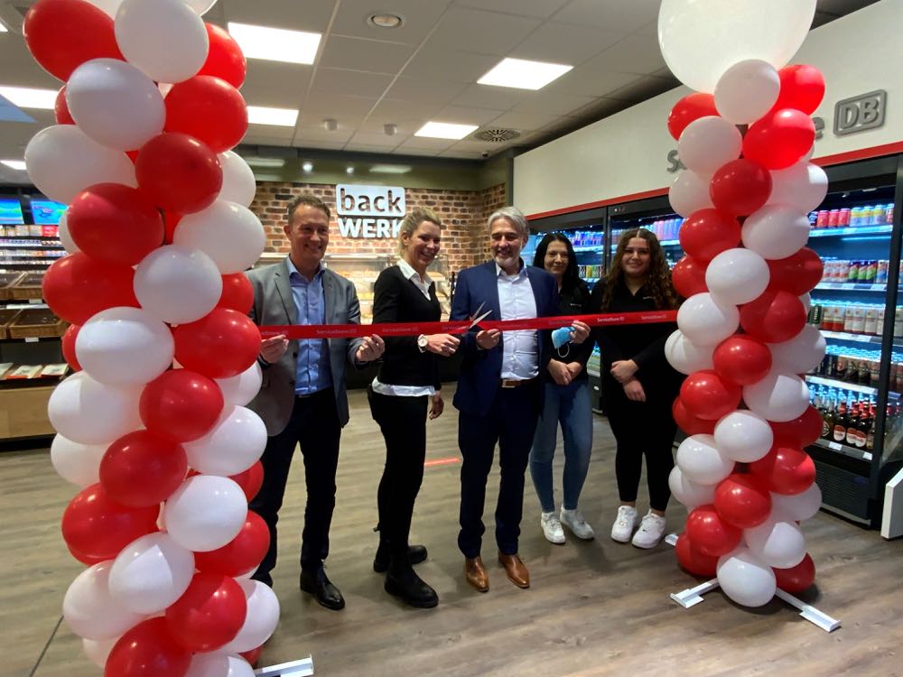 Neuer ServiceStore DB im Bahnhof Wuppertal-Oberbarmen