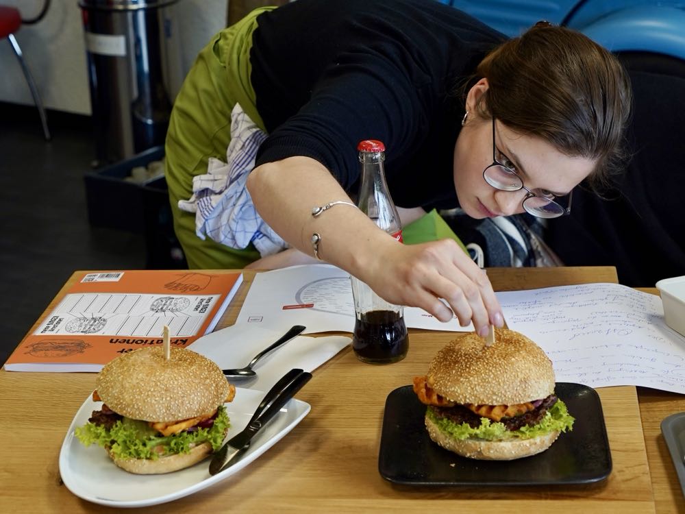 Salomon: Burger-Battle mit Azubis und Sternekoch