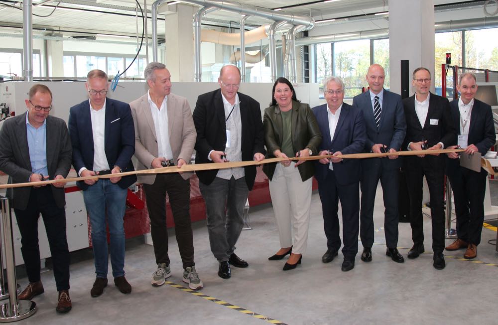 Neue Lehrfabrik Möbelindustrie eröffnet