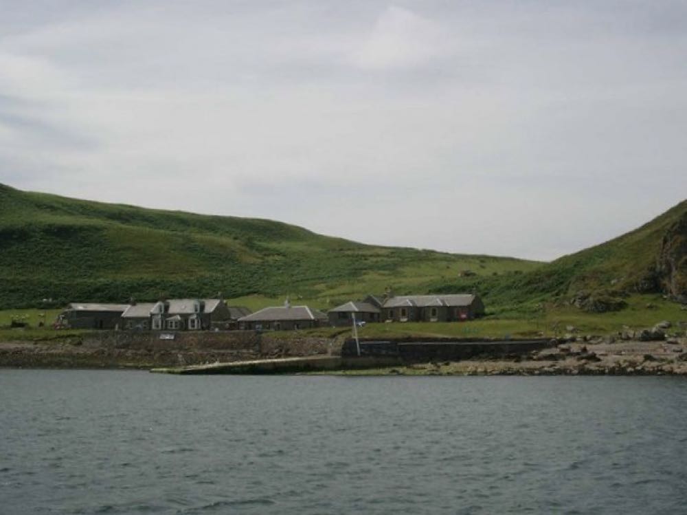 Schottland: Mowi kauft unbewohnte Insel Sanda Island